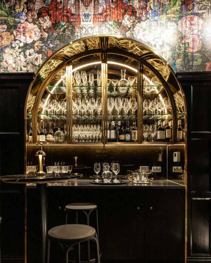 The Inchcolm By Ode Hotels ブリスベン エクステリア 写真 The bar at the Savoy